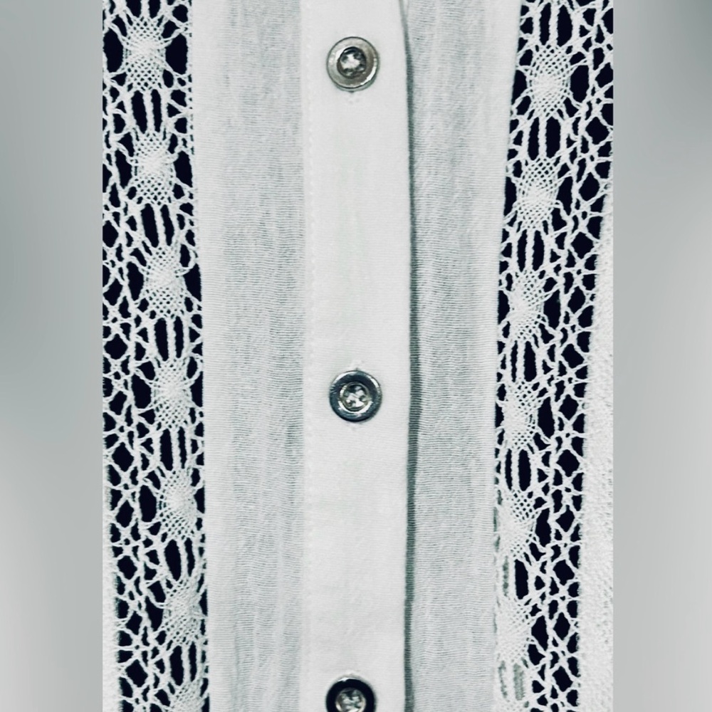 🤍 Textured White Lace Detail, 2 Button Cuff - Button Down Blouse - Picture 8 of 14